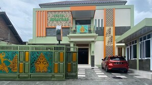 واجهة المنشأة