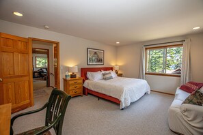 3 bedrooms, desk, iron/ironing board, free WiFi - Eagle Pines by Hauserman Rentals (Tahoe City)