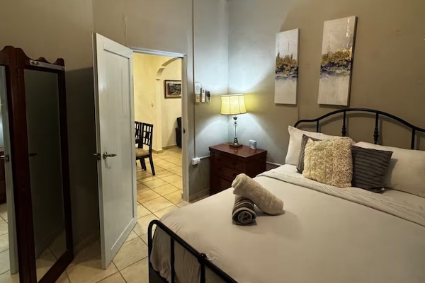 4 slaapkamers, een strijkplank/strijkijzer, wifi, beddengoed