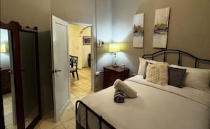 4 slaapkamers, een strijkplank/strijkijzer, wifi, beddengoed