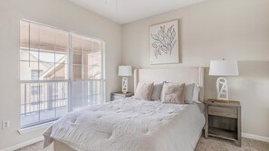 2 habitaciones, escritorio, tabla de planchar con plancha y wifi