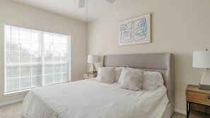 1 chambre, bureau, fer et planche à repasser, Wi-Fi