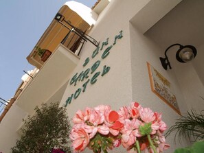 Exterior detail - Sun Garden Hotel (San Vito Lo Capo)