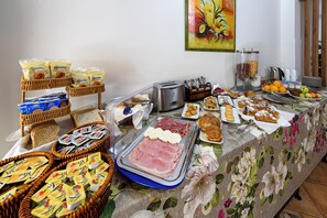 Petit déjeuner buffet compris tous les jours