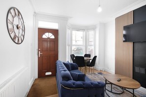 Smart TV de 42 pulgadas con canales por satélite, Netflix