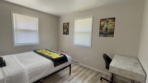 3 Schlafzimmer, Schreibtisch, Bügeleisen/Bügelbrett, kostenloses WLAN