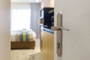 1 habitación, tabla de planchar con plancha, wifi y ropa de cama 
