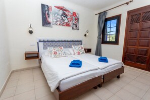 Casa | 1 dormitorio, mobiliario individual, tabla de planchar con plancha