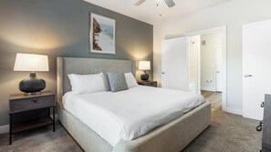 2 bedrooms, desk, iron/ironing board, WiFi