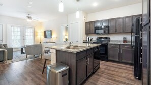 Fridge, dining tables - Landing | Incredible 2BD, Gym, Pool (San Antonio)