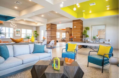 Landing | Spectacular 2BD, Gym, Pool