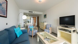 Unclassified image, 3 of 30, button - Apartment on Las Canteras Beach With Ocean Views (Las Palmas de Gran Canaria)