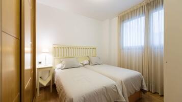 House | 2 bedrooms, iron/ironing board