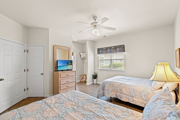 Condo, 2 Bedrooms