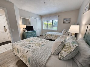 Cottage, 2 Bedrooms | 2 bilik tidur, seterika/papan seterika, Wi-fi percuma
