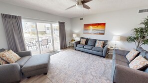 Condo, 2 Bedrooms | Living area