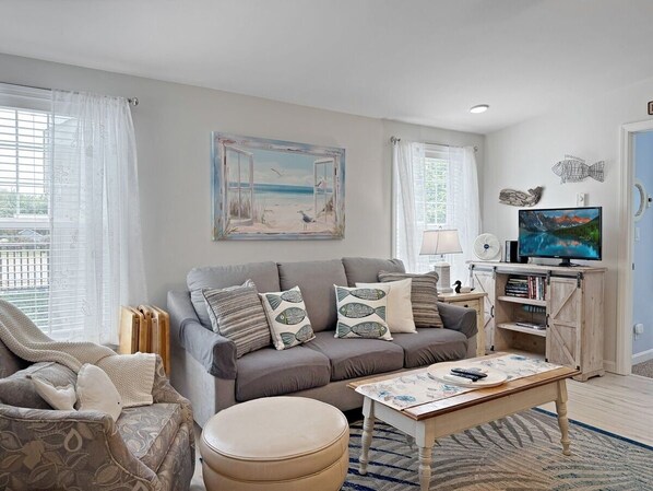 House, 2 Bedrooms | Living area
