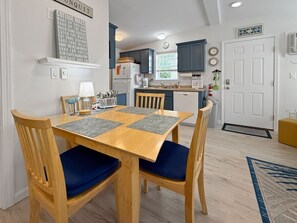 House, 2 Bedrooms | Dining
