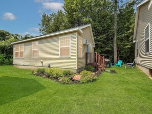 House, 2 Bedrooms | Exterior