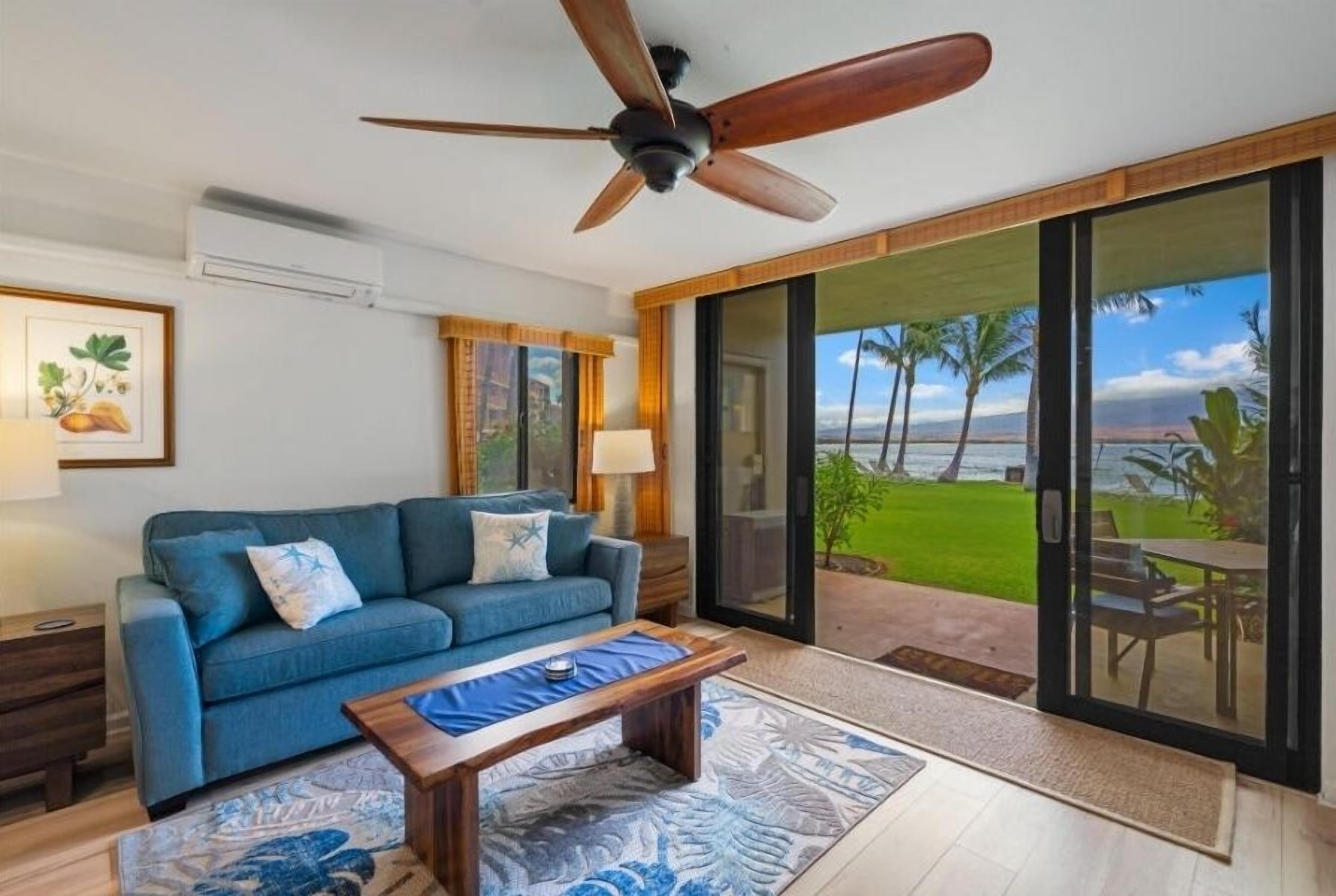 Condo, 1 Bedroom | Living area