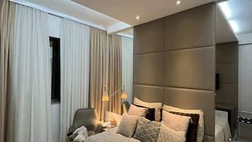 1 bedroom, desk, WiFi, bed sheets