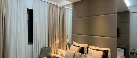 1 bedroom, desk, WiFi, bed sheets