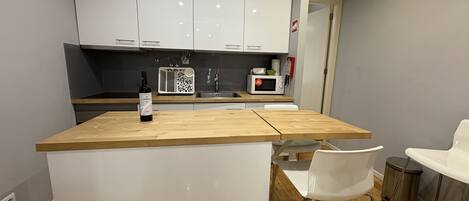 Apartemen Klasik, ensuite, pemandangan kota (Chiado Hill) | Dapur bersama