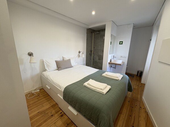 Appartement Classique, salle de bains attenante, vue ville (Chiado Hill)