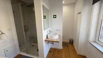 Classic-Apartment, mit Bad, Stadtblick (Chiado Hill) | Badezimmer