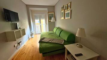 Classic Apartment, Ensuite, City View (Chiado Hill) | Lounge