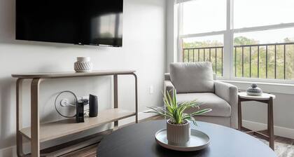Landing | Beautiful 1BD, Game Room, Clubhouse