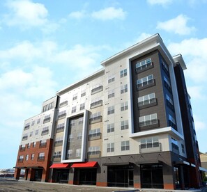 Exterior - Landing | Stunning 1BD, Game Room, Gym (Edwardsville)