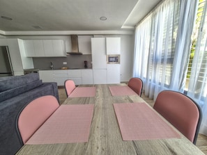 House | Dining