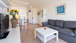 Unclassified image, 3 of 33, button - Apartment by San Agustin Beach, Gran Canaria (San Bartolomé de Tirajana)