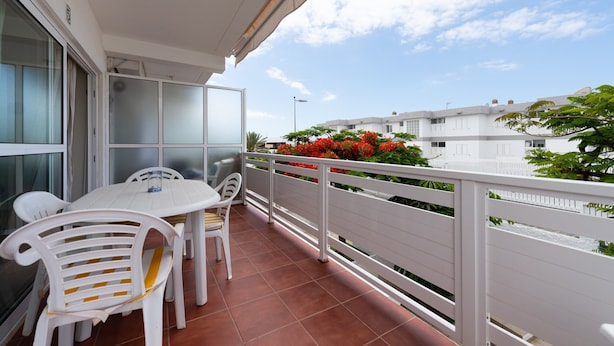 Unclassified image, 1 of 33, button - Apartment by San Agustin Beach, Gran Canaria (San Bartolomé de Tirajana)