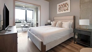 1 dormitorio, escritorio, tabla de planchar con plancha y wifi