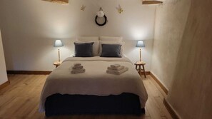 2 bedrooms, iron/ironing board, free WiFi, bed sheets - La Boissière - A charming village in a green setting - Swimming pool - Tennis court (La Caillère-Saint-Hilaire)