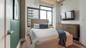 2 Schlafzimmer, Schreibtisch, Bügeleisen/Bügelbrett, WLAN