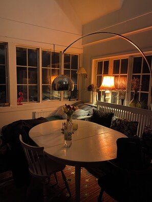 Dining - Cozy house from 1920, sea view and swimspa pool, pets allowed (Stockholms län)