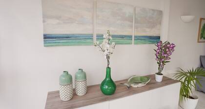 Apartment in Las Palmas by Playa de Las Canteras