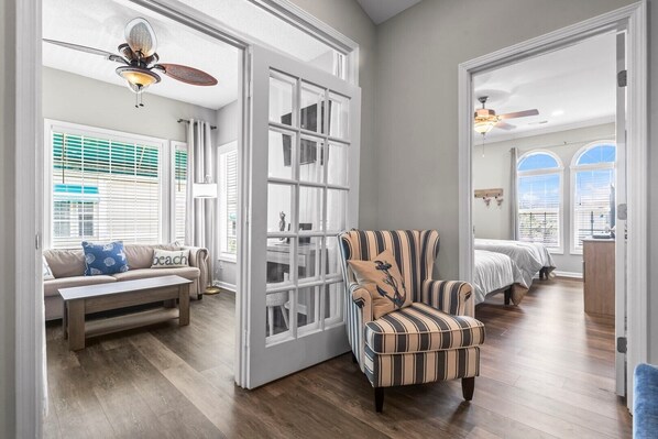 3 chambres, fer et planche à repasser, lit parapluie, Wi-Fi gratuit