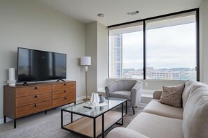 Smart TV - Landing | Incredible 1BD in Fountain Heights (Birmingham)