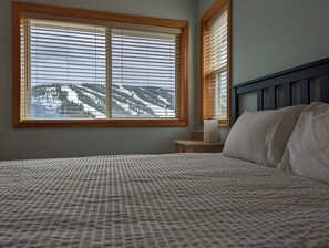 WiFi, bed sheets