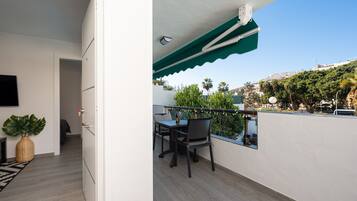 House | Outdoor dining