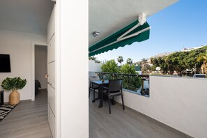 House | Outdoor dining