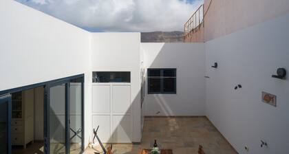 Seaside Home in Caleta de Sebo, La Graciosa
