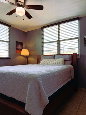 3 soveværelser, skrivebord, strygejern/strygebræt, weekendseng