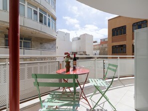 House | Outdoor dining
