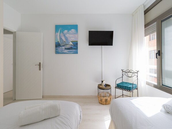 2 bedrooms, iron/ironing board