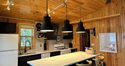 BRIDGE ACCESSIBLE PRIVATE ISLAND CABIN located on the WHITE FISH CHAIN of Lakes